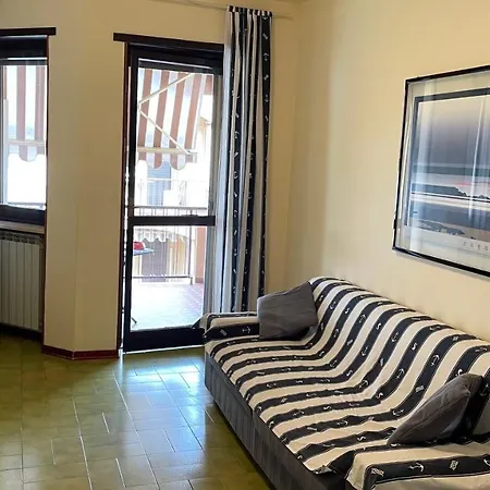 Casa 720 Al Mare * Santo Stefano al Mare